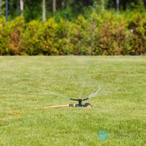 ZRASZACZ DOOKOLNY, METALOWY NA KÓŁKACH FISKARS